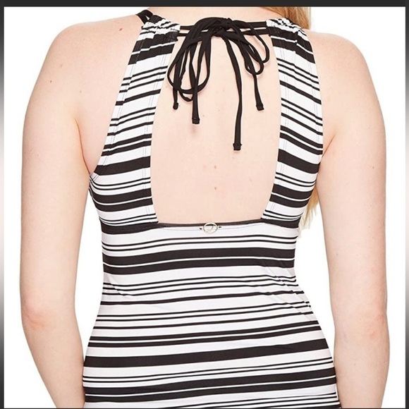 Jantzen tankini swim suit top with scoop neck & H back straps. Sz 6. M18 - Picture 2 of 10